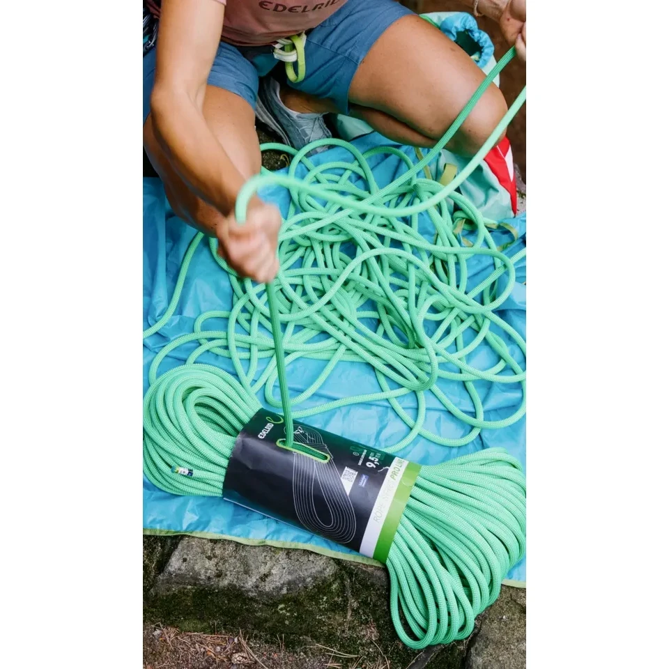 Edelrid Eagle Lite Eco Dry 9,5mm Touw - 60m - Neon Coral 6 Edelrid Eagle Lite Eco Dry 9,5mm Touw - 60m - Neon Coral - Image 4