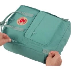 FJÄLLRÄVEN Fjällräven Kånken Rugzak - Foliage Green-peach Sand -Camping Keuken Verkoop fjaellraeven kanken backpack 17 1419960