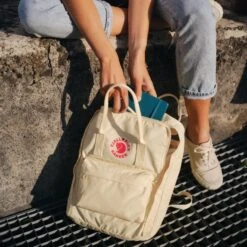 FJÄLLRÄVEN Fjällräven Kånken Rugzak - Foliage Green-peach Sand -Camping Keuken Verkoop fjaellraeven kanken backpack 31 1419946