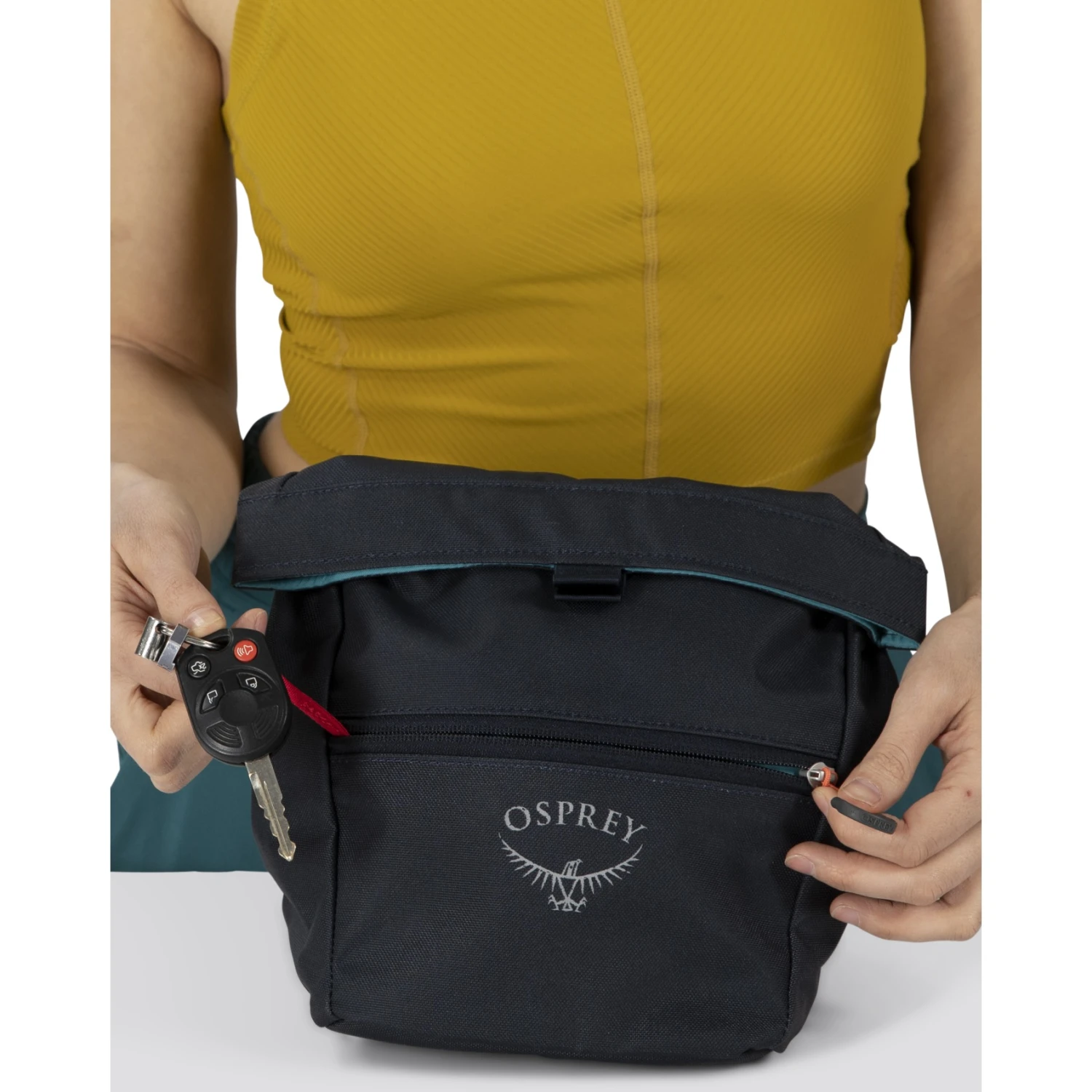 Osprey Zealot Boulder Chalk Bucket - Cetacean Blue 6 Osprey Zealot Boulder Chalk Bucket - Cetacean Blue - Image 4