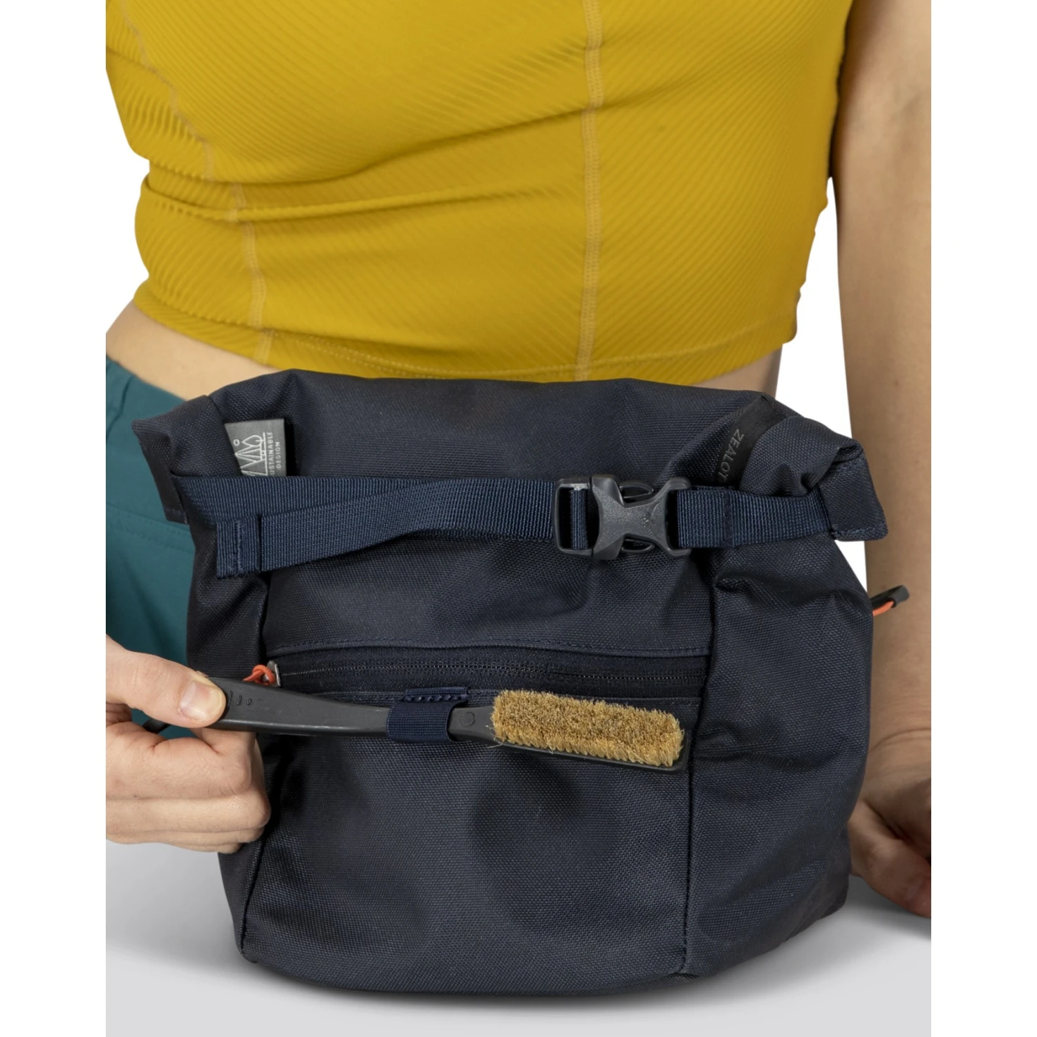 Osprey Zealot Boulder Chalk Bucket - Cetacean Blue 10 Osprey Zealot Boulder Chalk Bucket - Cetacean Blue - Image 8